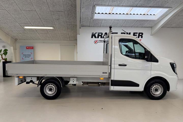 Hvid Renault Master V T35 fra 2025