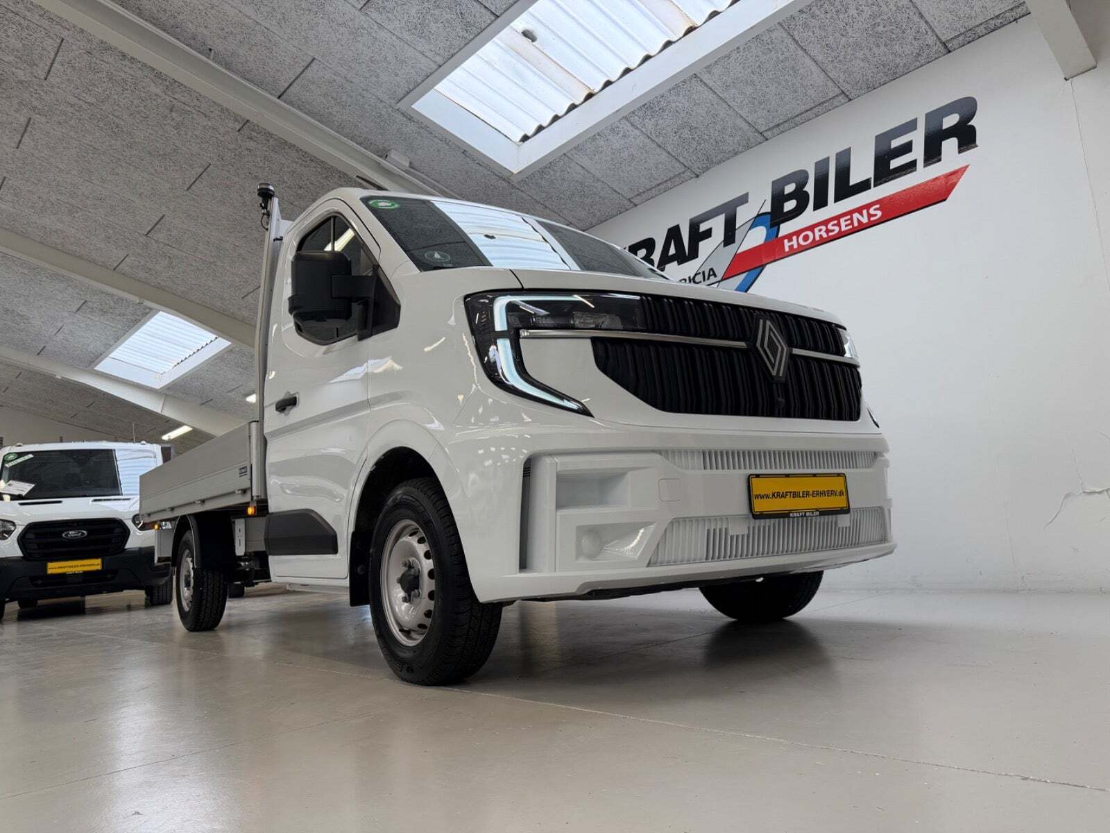 Hvid Renault Master V T35 fra 2025