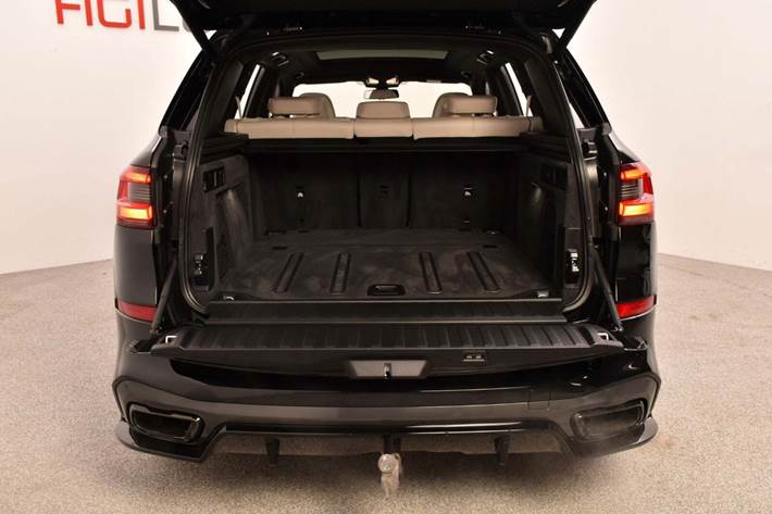 Sort BMW X5 fra 2020