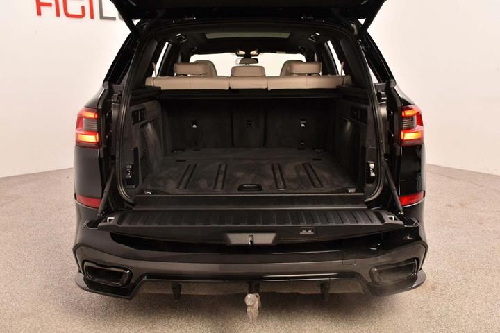Sort BMW X5 fra 2020