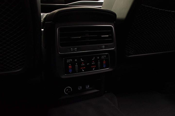 Sort Audi SQ8 fra 2020