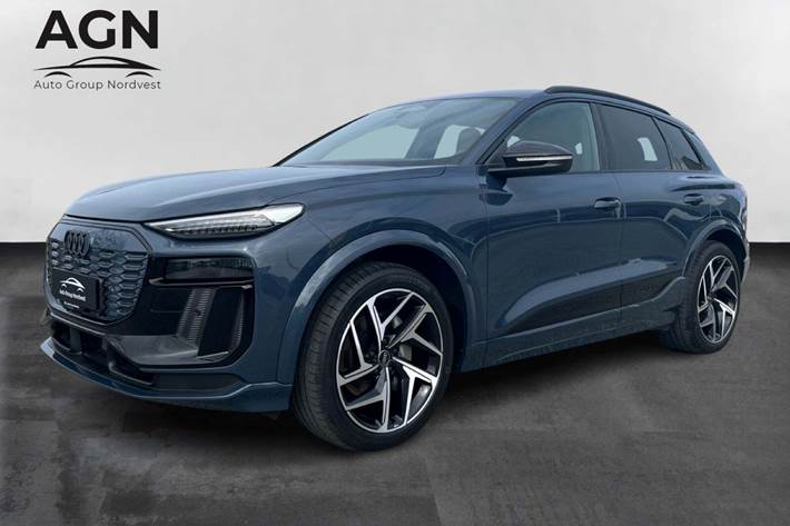 Blå Audi Q6 e-tron fra 2025 set udefra