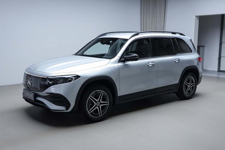 Sølv Mercedes EQB250+ fra 2026