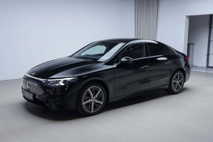 Sort Mercedes CLA250+ fra 2025