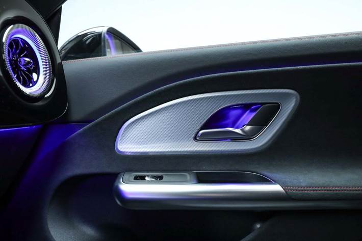 Sort Mercedes CLA250+ fra 2025