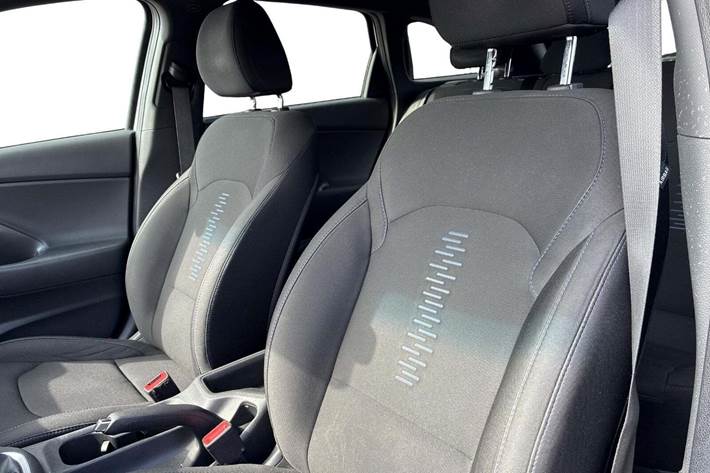 Sølv Hyundai i30 fra 2018