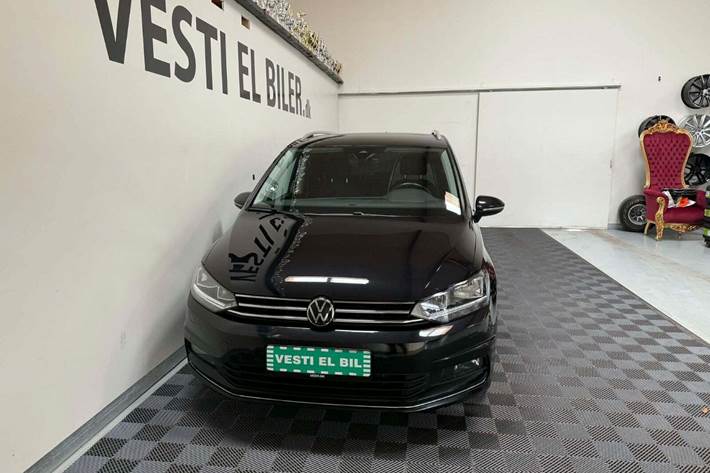 Sort VW Touran fra 2023