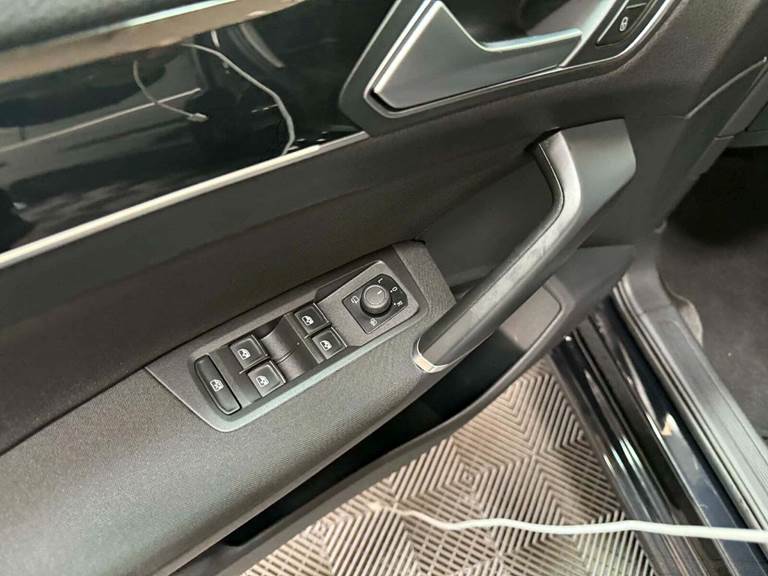 VW Touran 2,0 TDi 150 Highline DSG Van