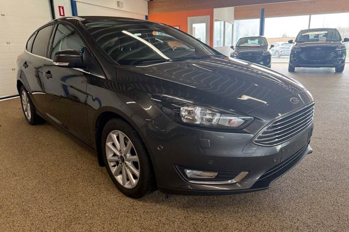 Grå Ford Focus fra 2017