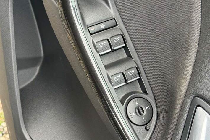 Grå Ford Focus fra 2017