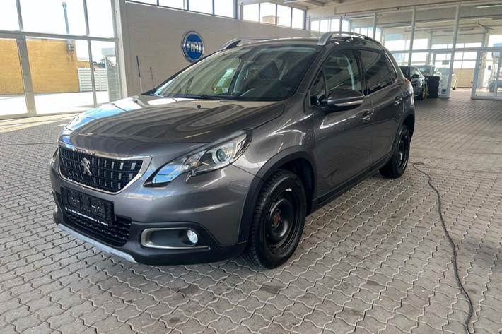 Grå Peugeot 2008 fra 2017