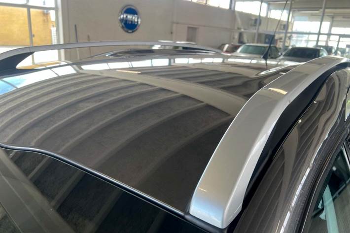 Grå Peugeot 2008 fra 2017