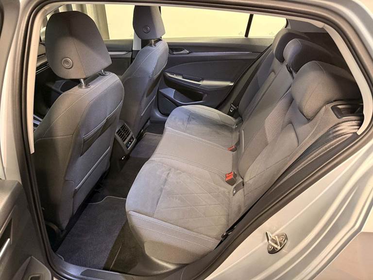 VW Golf VIII 1,4 eHybrid DSG