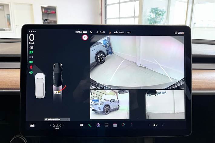 Sort Tesla Model 3 fra 2021