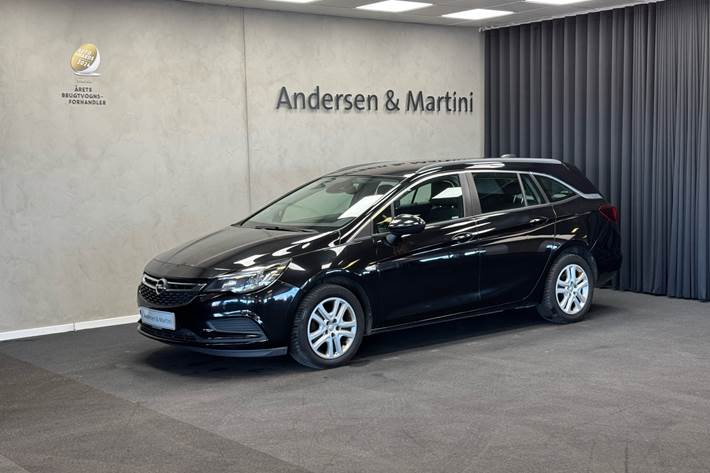 Sort Opel Astra fra 2016