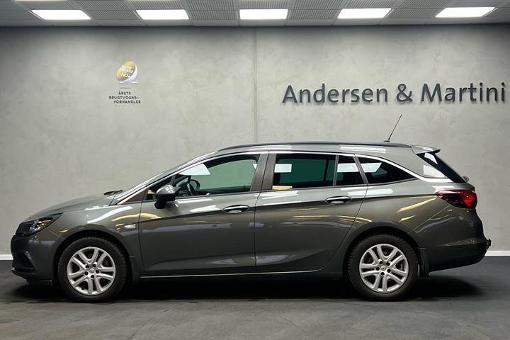 Grå Opel Astra fra 2019