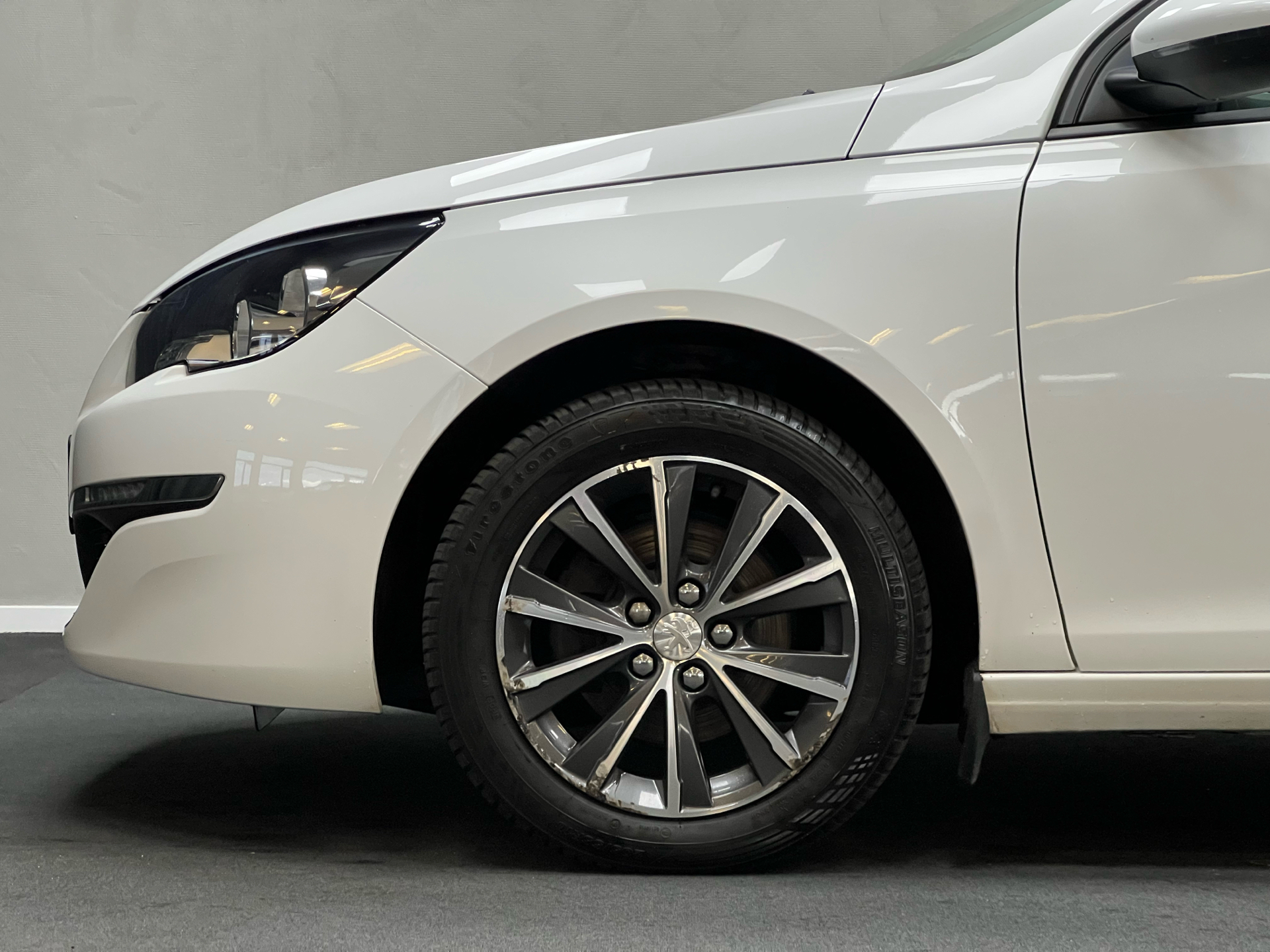 Hvid Peugeot 308 fra 2016