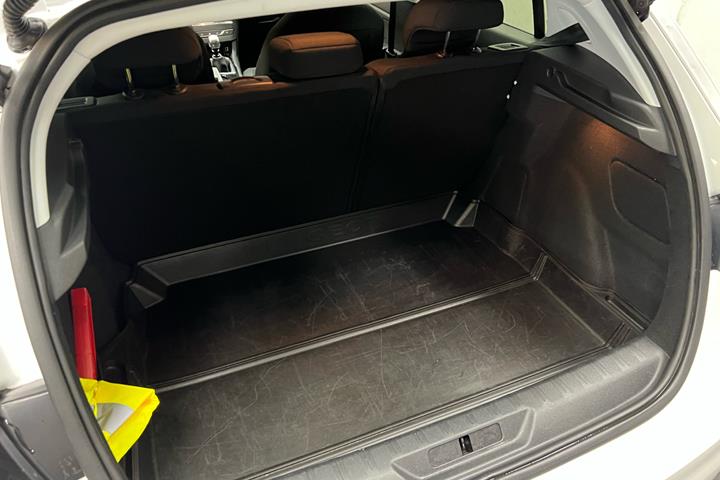 Hvid Peugeot 308 fra 2016