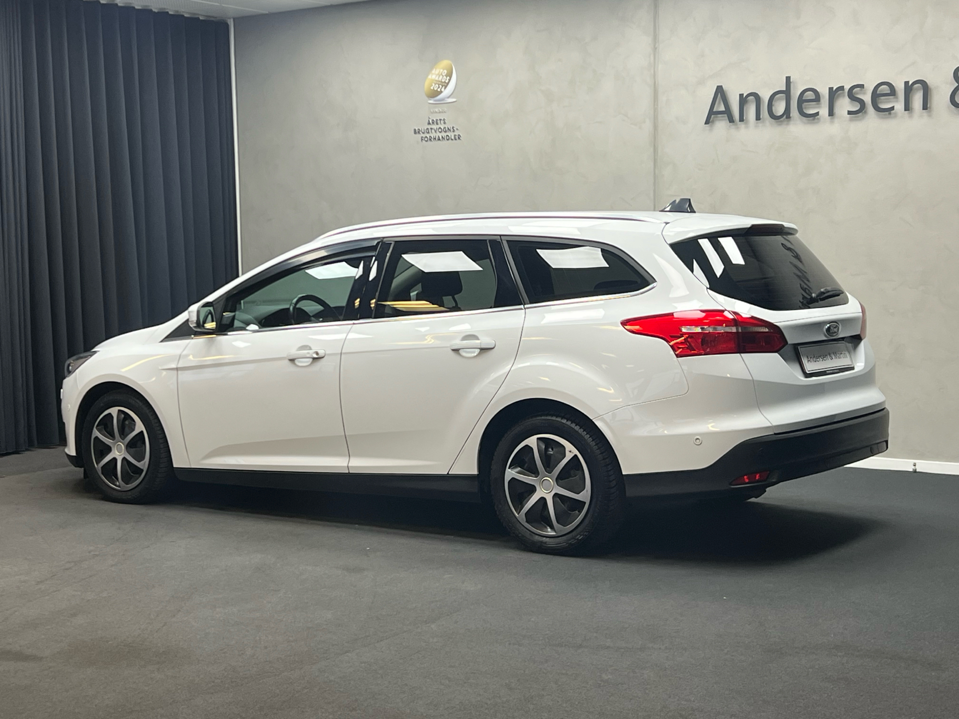 Hvid Ford Focus fra 2016