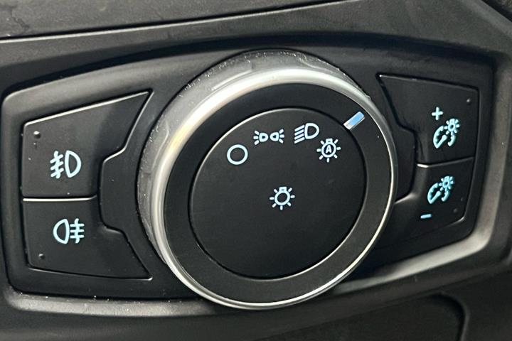 Hvid Ford Focus fra 2016