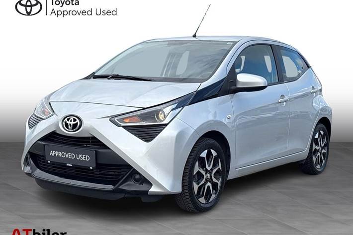 Sølv Toyota Aygo fra 2018