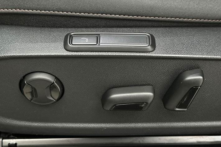 Blå Cupra Born fra 2022