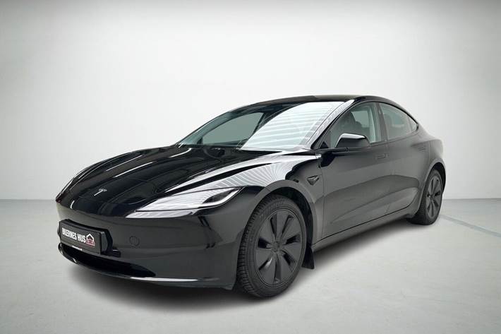 Sort Tesla Model 3 fra 2025