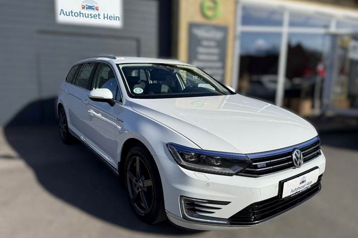 Hvid VW Passat fra 2018