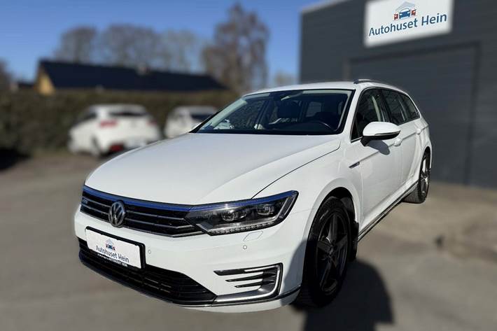 Hvid VW Passat fra 2018