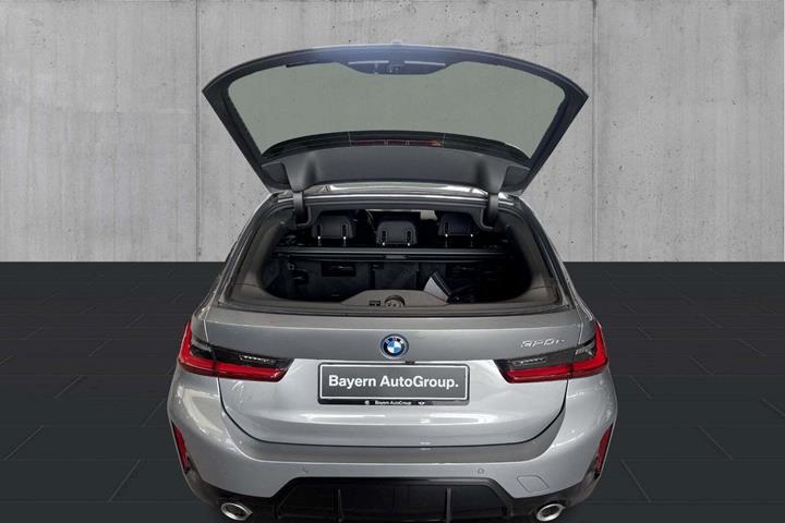 Grå BMW 320e fra 2024