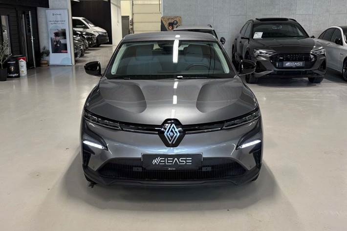 Grå Renault Megane E-Tech fra 2024
