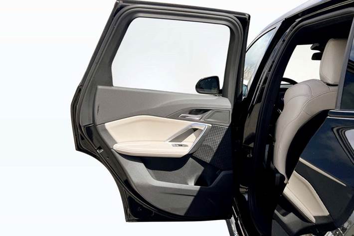 Sort BMW iX1 fra 2025