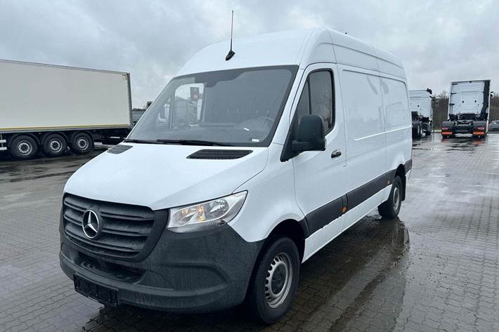 Hvid Mercedes Sprinter 317 fra 2020