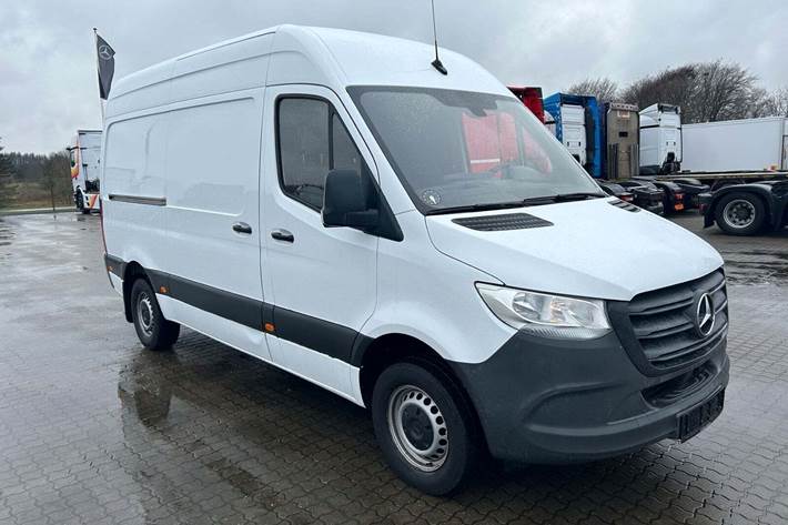 Hvid Mercedes Sprinter 317 fra 2020