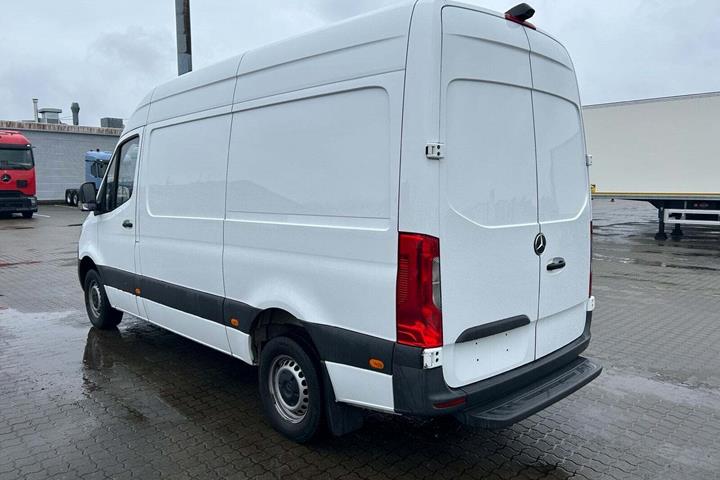 Hvid Mercedes Sprinter 317 fra 2020
