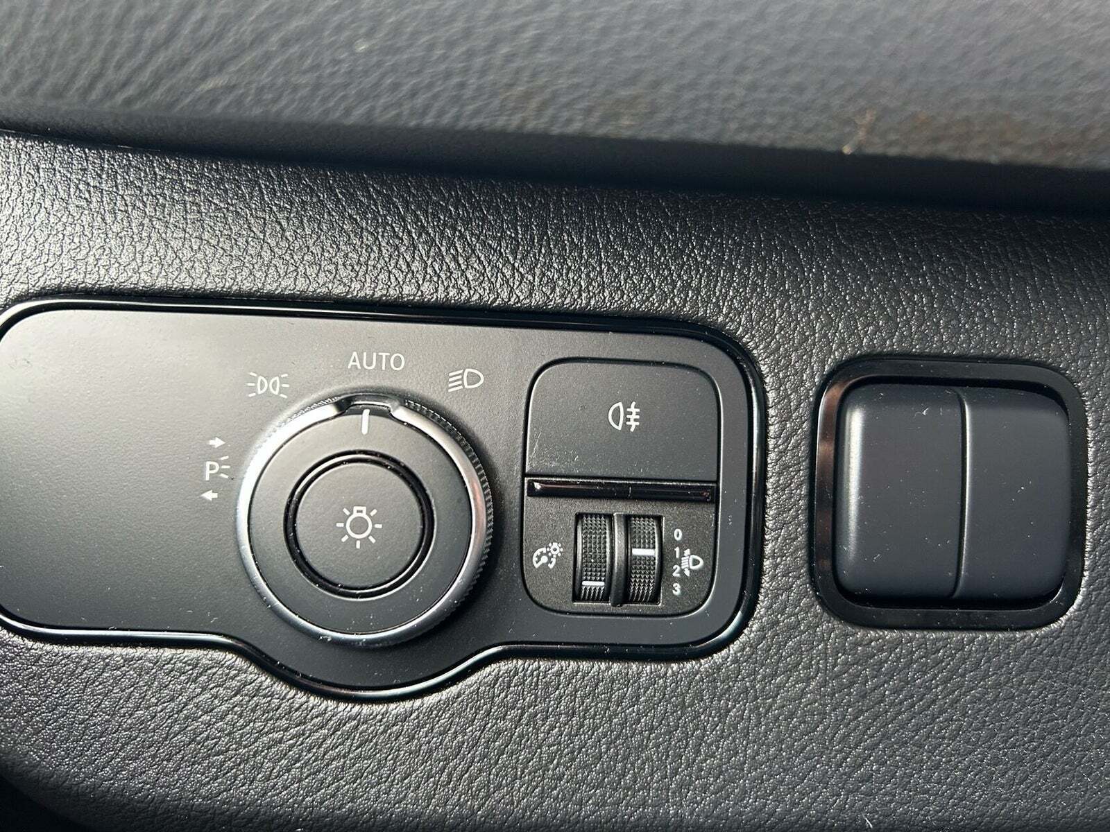 Hvid Mercedes Sprinter 317 fra 2020