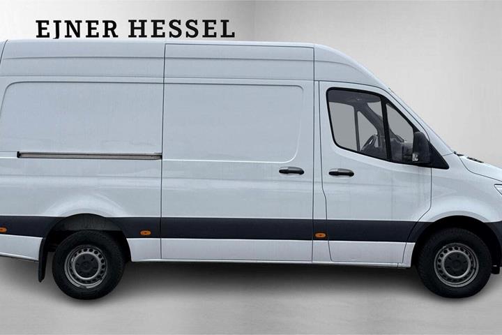 Hvid Mercedes Sprinter 317 fra 2020