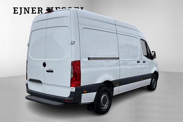 Hvid Mercedes Sprinter 317 fra 2020