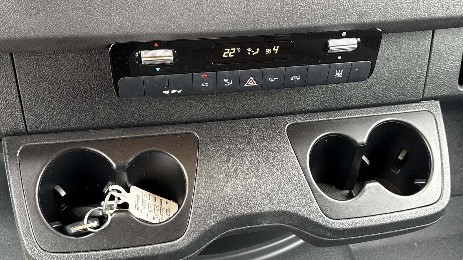 Hvid Mercedes Sprinter 317 fra 2020