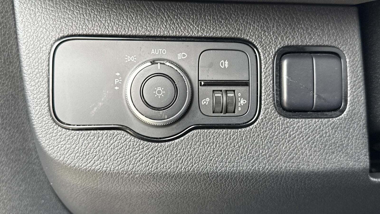 Hvid Mercedes Sprinter 317 fra 2020