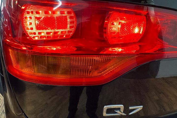 Sort Audi Q7 fra 2008