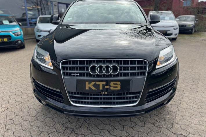 Sort Audi Q7 fra 2008