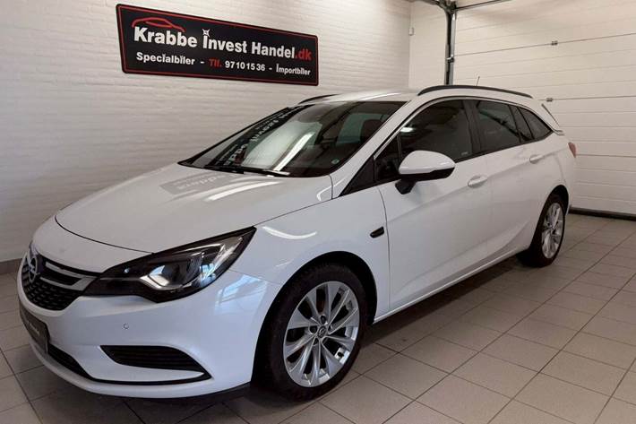 Hvid Opel Astra fra 2018