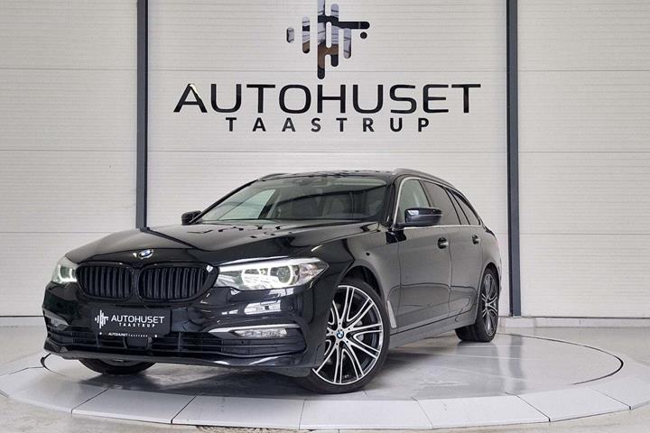 Sort BMW 530i fra 2018 set udefra