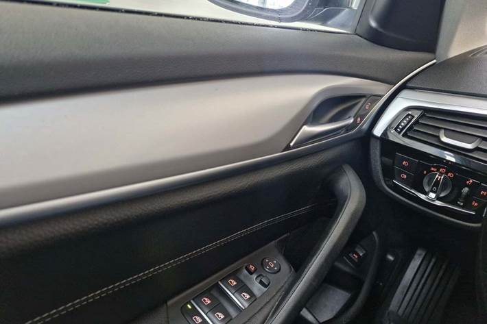 Sort BMW 530i fra 2018