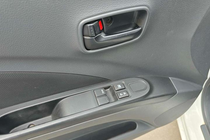 Hvid Suzuki Celerio fra 2015