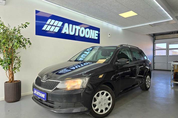 Sort Skoda Fabia fra 2017 set udefra