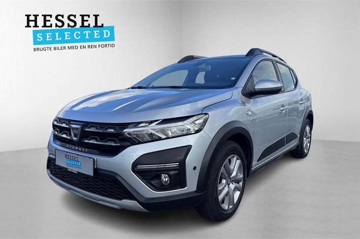 Grå Dacia Sandero Stepway fra 2022