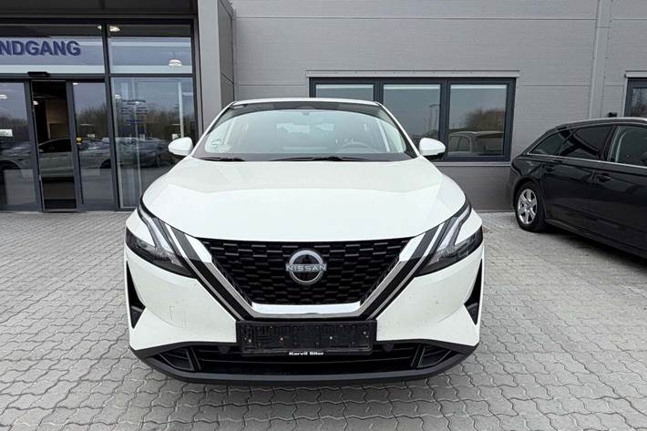 Hvid Nissan Qashqai fra 2022