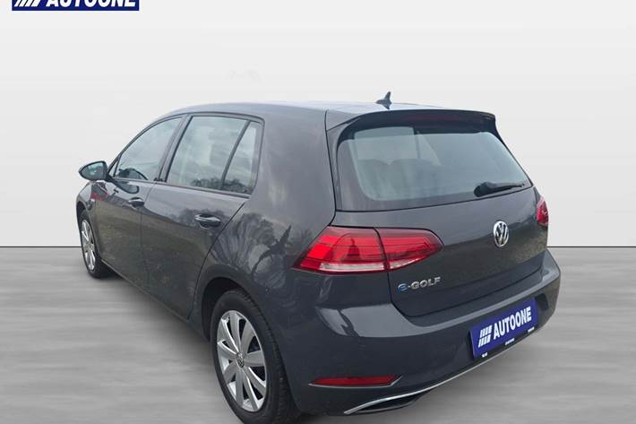 Grå VW e-Golf VII fra 2020